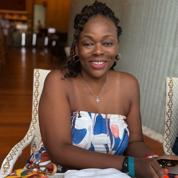 Meet your Posher, Debbie - Picture 1 of 1